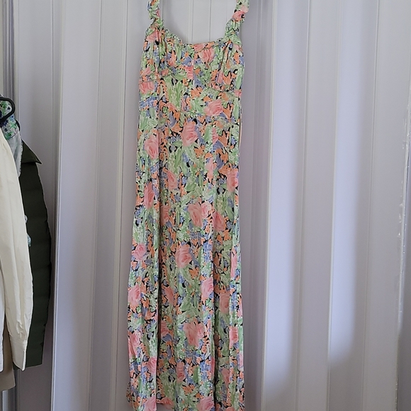 Dress - Picture 2 of 4